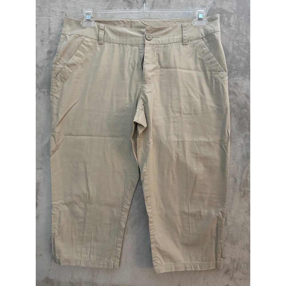 Columbia Women's Khaki Capri‎ Crop Pants Size 10 Casual Outdoor Comfort